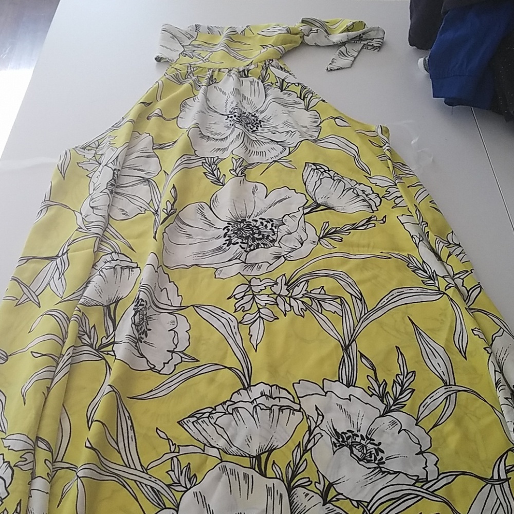 Cute Boutique Halter Dress - Medium